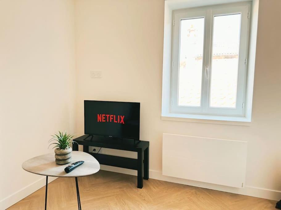 Le Studio - Cocon Scandinave - Parking Gratuit Pont-de-Veyle Bagian luar foto