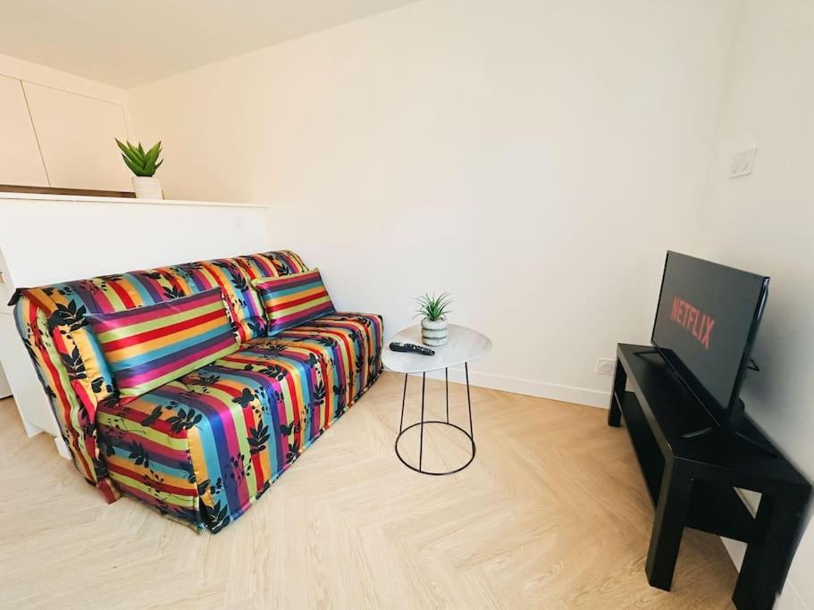 Le Studio - Cocon Scandinave - Parking Gratuit Pont-de-Veyle Bagian luar foto