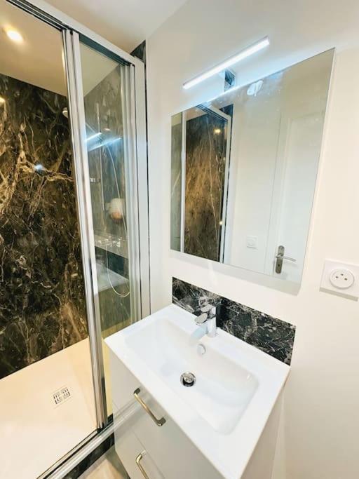 Le Studio - Cocon Scandinave - Parking Gratuit Pont-de-Veyle Bagian luar foto