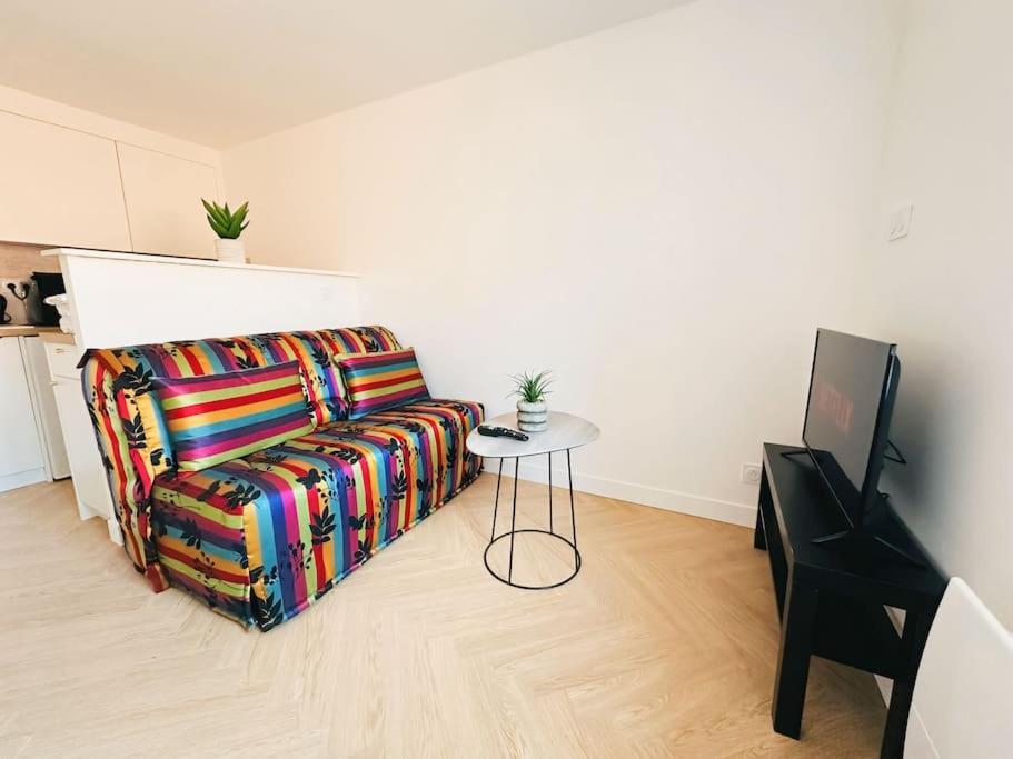 Le Studio - Cocon Scandinave - Parking Gratuit Pont-de-Veyle Bagian luar foto